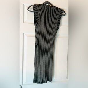 Express Ribbed Knit Sleeveless Top in Charcoal Gray